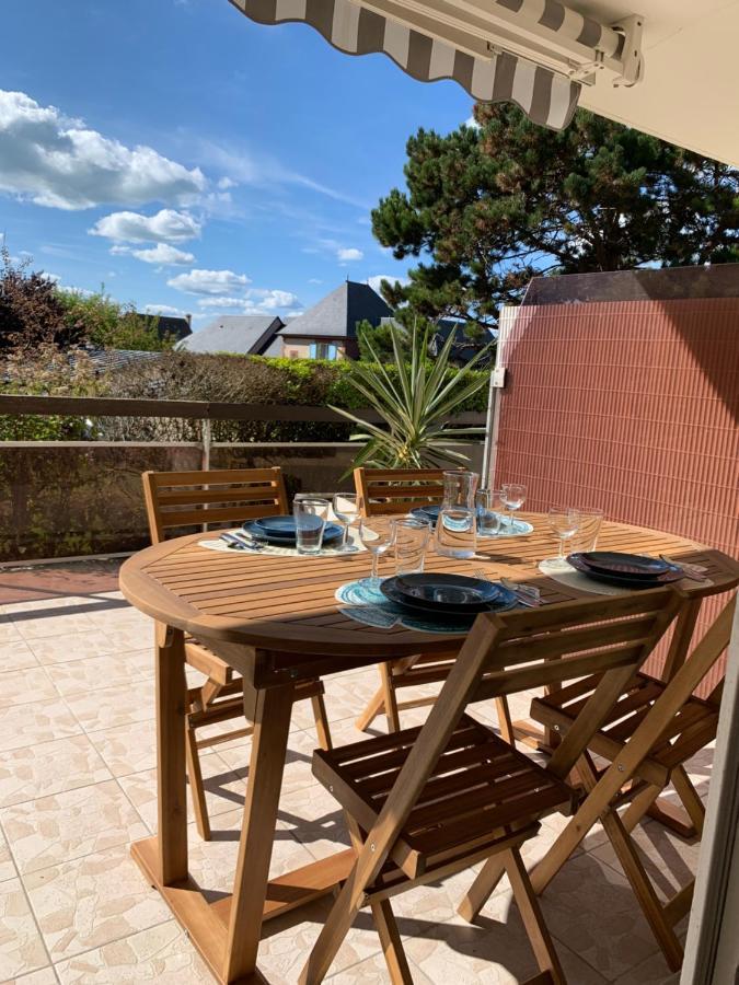 Trouville, Appartement Renove Avec Grande Terrasse Au Calme Bagian luar foto