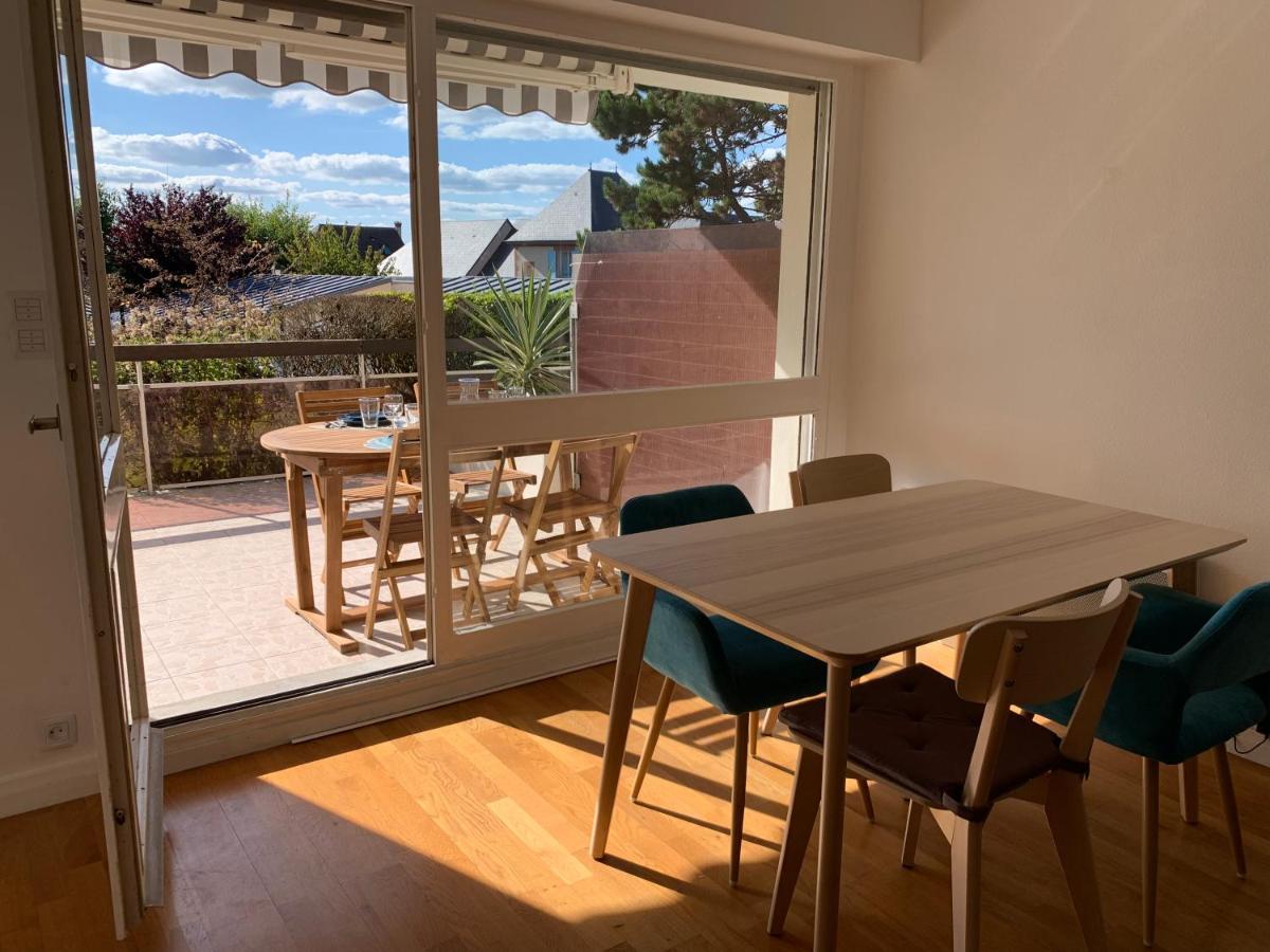 Trouville, Appartement Renove Avec Grande Terrasse Au Calme Bagian luar foto
